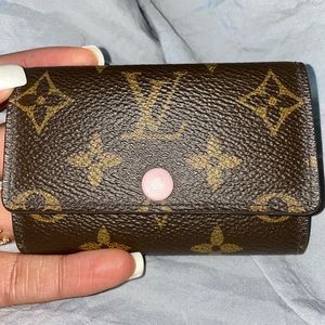 Louis Vuitton 6 Key Holder